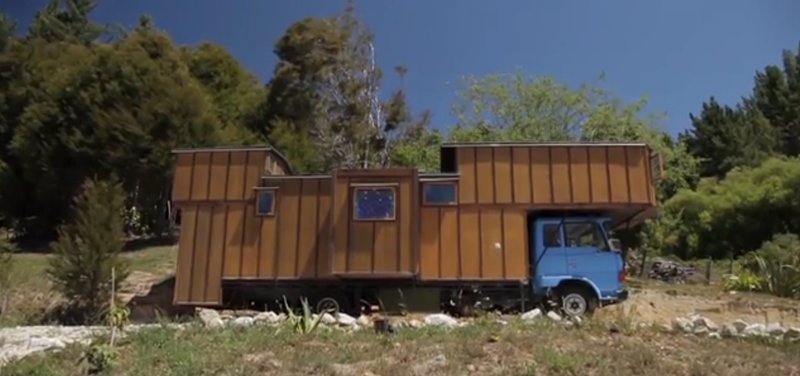Illustration for article titled New Zealand Couple Turns Dingy Cargo Truck Into A Quaint Country Home